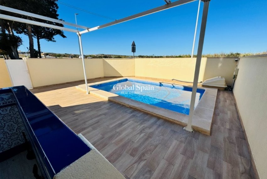 Revente - APPARTEMENT -
LA MATA - Costa Blanca