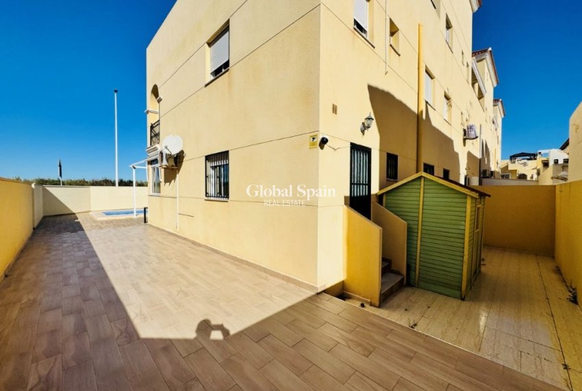 Revente - APPARTEMENT -
LA MATA - Costa Blanca