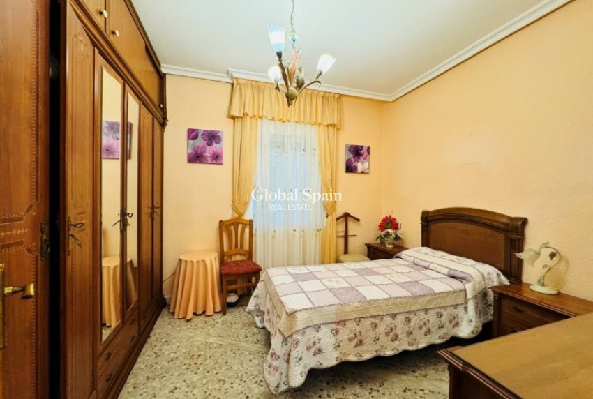 Revente - APPARTEMENT -
LA MATA - Costa Blanca