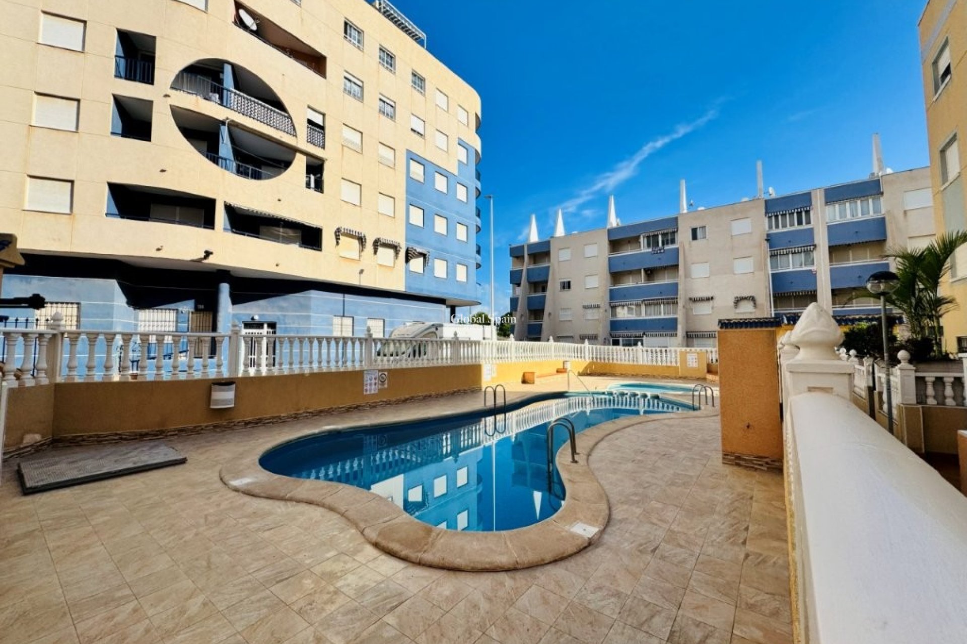 Revente - APPARTEMENT -
LA MATA - Costa Blanca