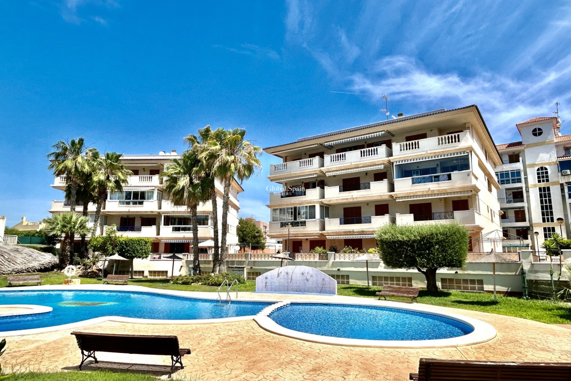 Revente - APPARTEMENT -
LA MATA - Costa Blanca