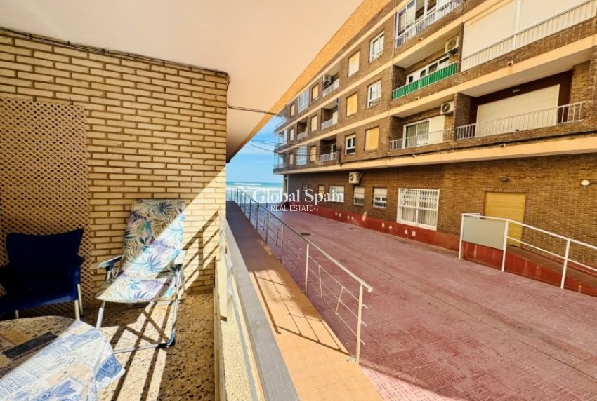 Revente - APPARTEMENT -
LA MATA - Costa Blanca