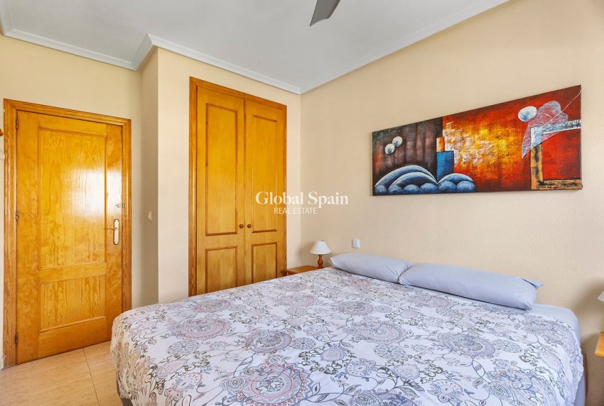 Revente - APPARTEMENT -
LA MATA - Costa Blanca