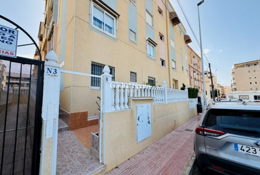 Revente - APPARTEMENT -
LA MATA - Costa Blanca