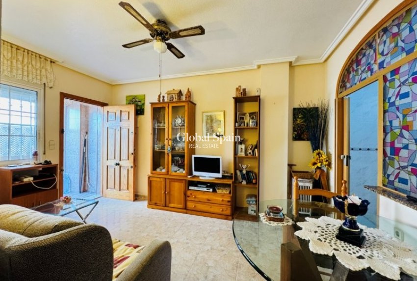Revente - APPARTEMENT -
LA MATA - Costa Blanca