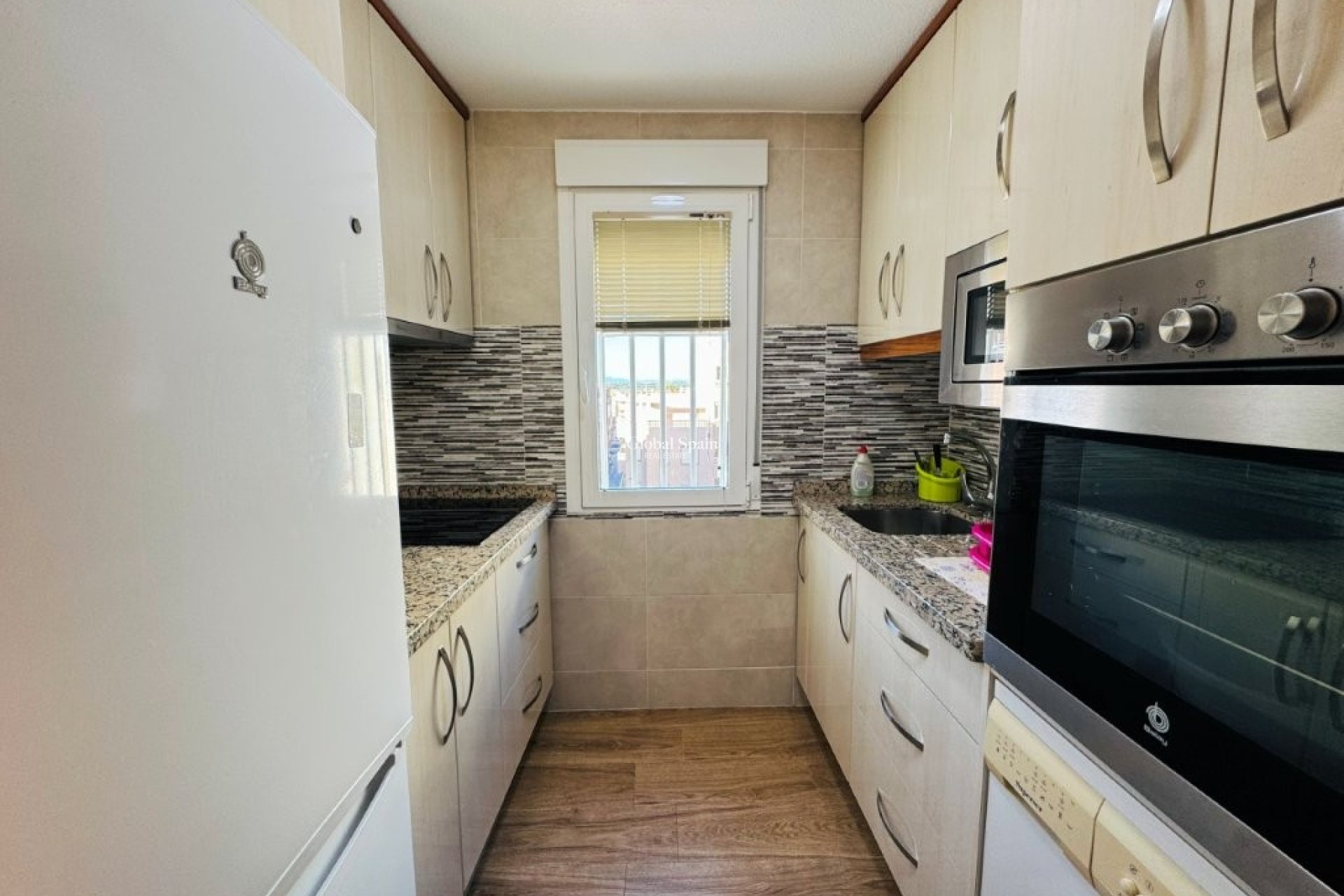 Revente - APPARTEMENT -
LA MATA - Costa Blanca