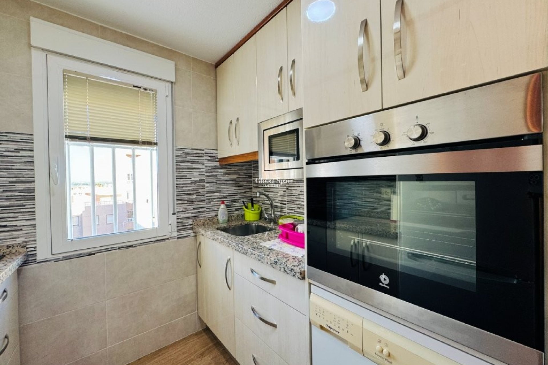 Revente - APPARTEMENT -
LA MATA - Costa Blanca