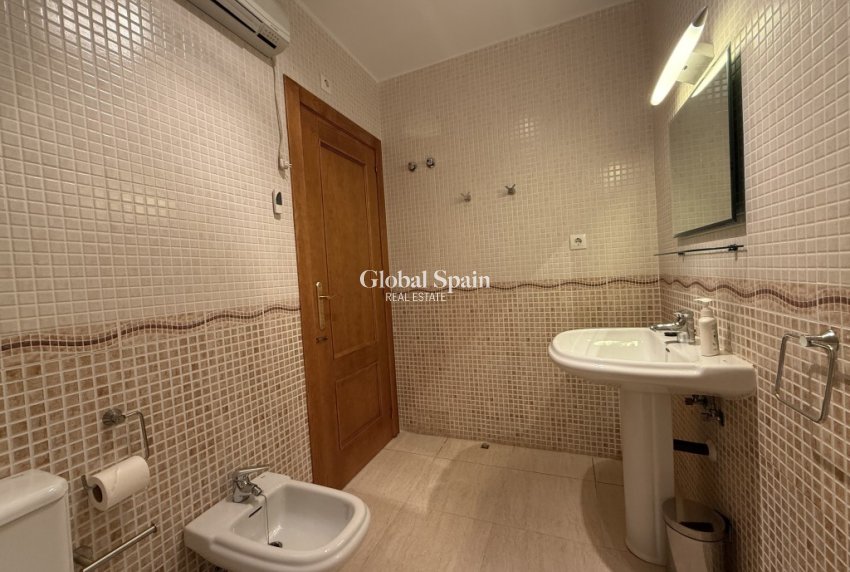 Revente - APPARTEMENT -
LA PUEBLA - Inland