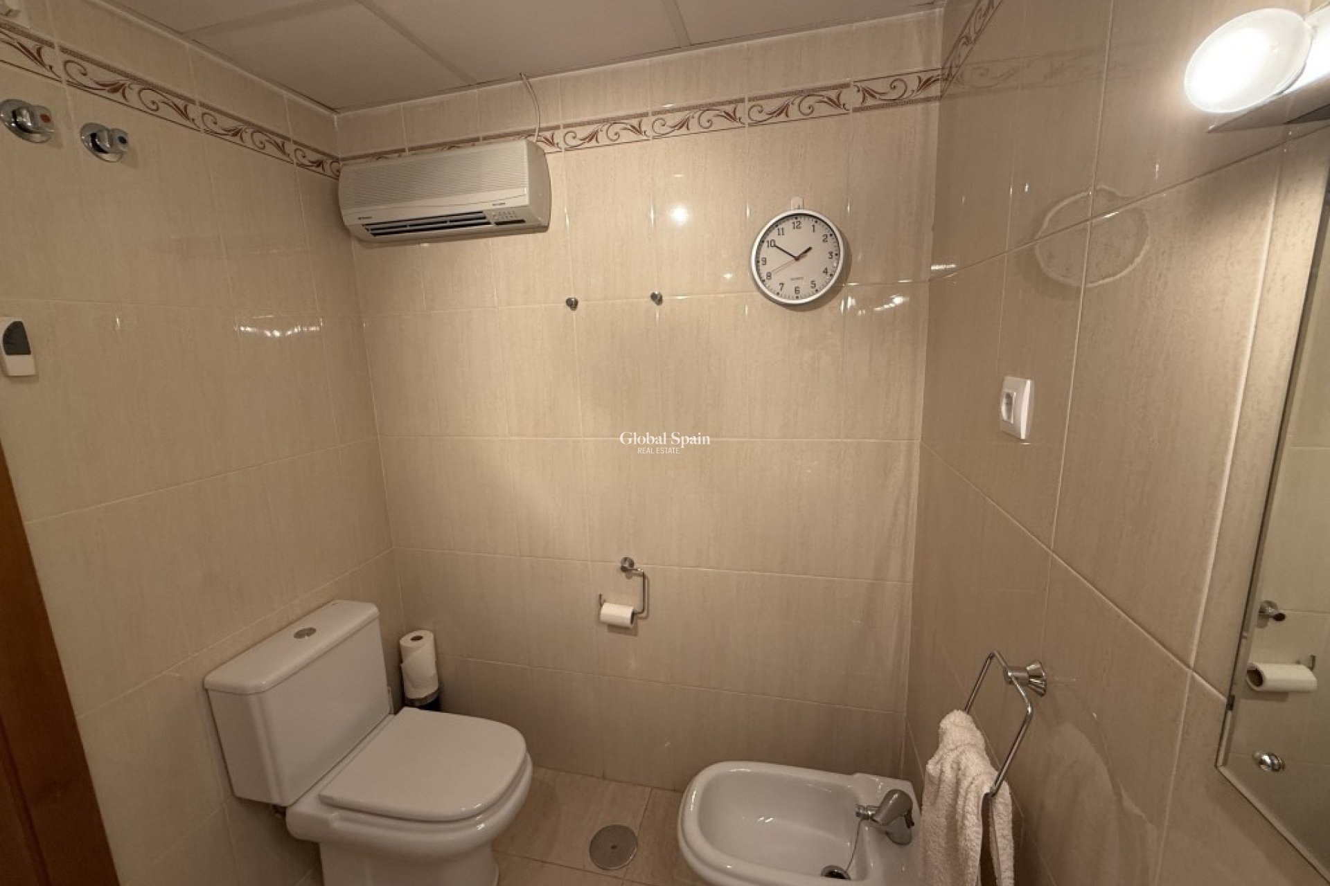 Revente - APPARTEMENT -
LA PUEBLA - Inland