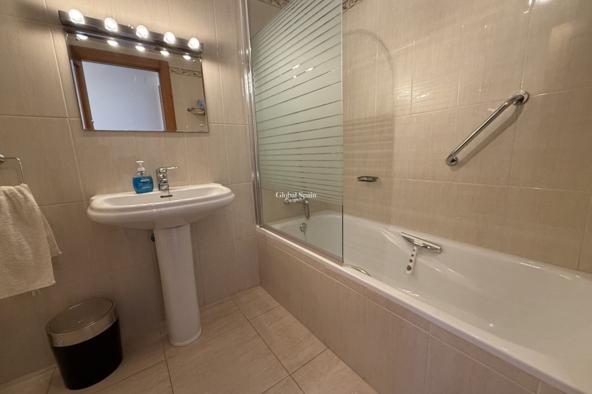 Revente - APPARTEMENT -
LA PUEBLA - Inland