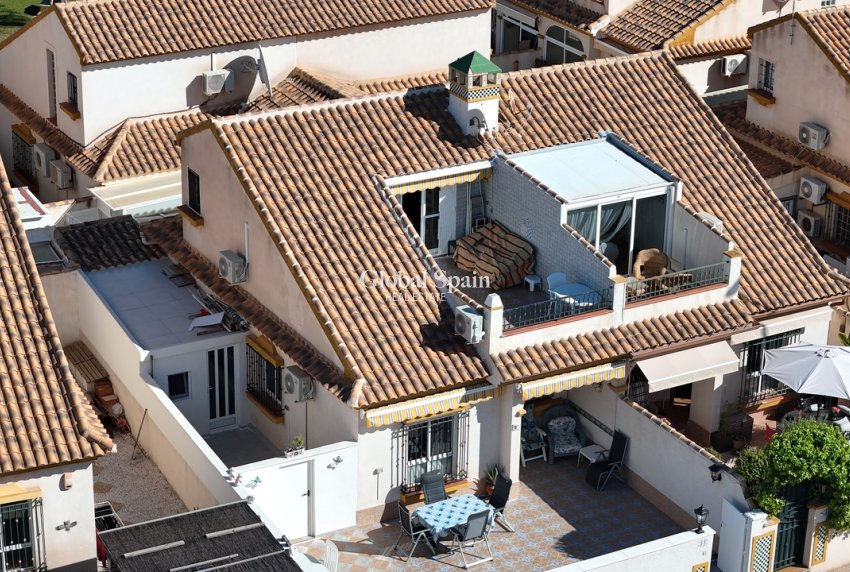 Revente - APPARTEMENT -
LA ZENIA - Costa Blanca