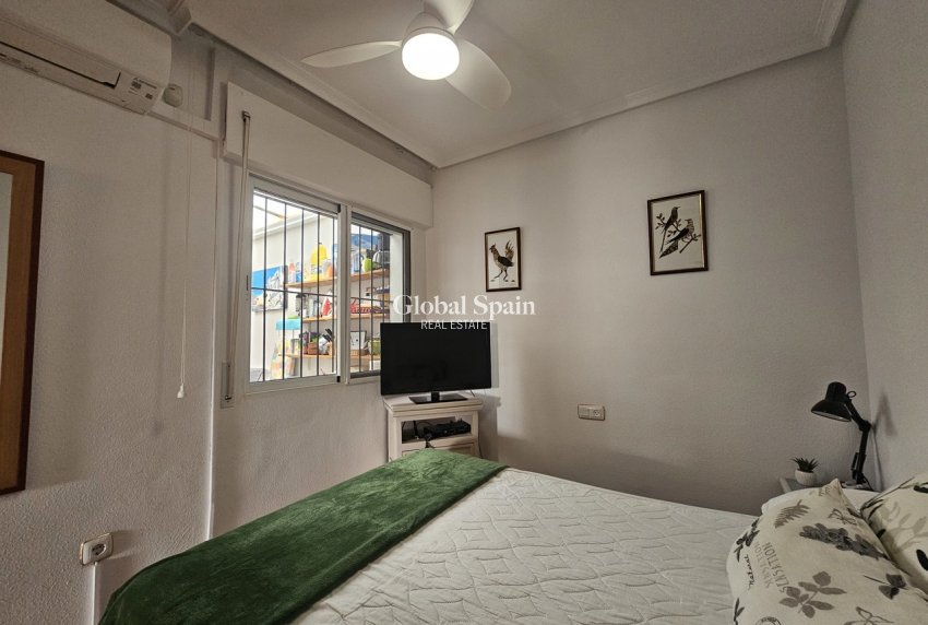 Revente - APPARTEMENT -
LA ZENIA - Costa Blanca