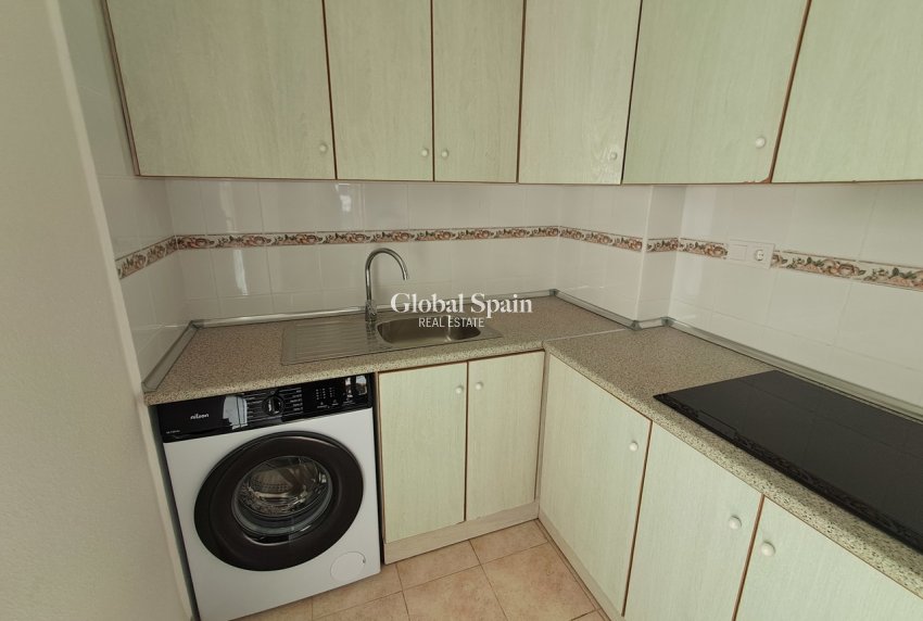 Revente - APPARTEMENT -
LA ZENIA - Costa Blanca