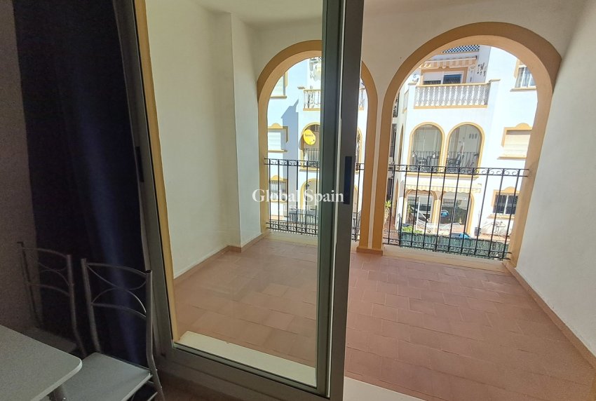 Revente - APPARTEMENT -
LA ZENIA - Costa Blanca