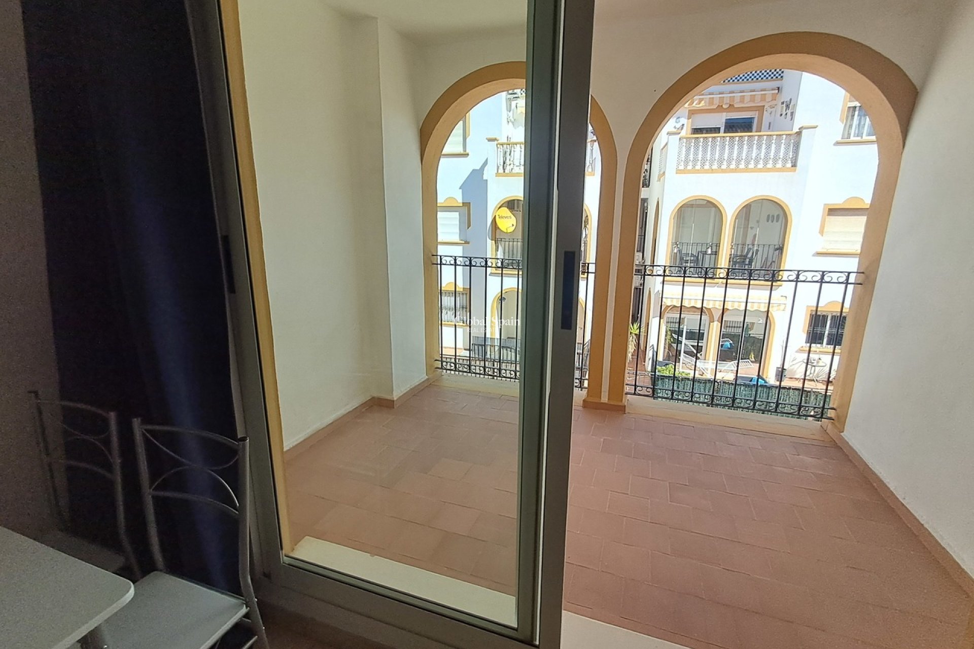 Revente - APPARTEMENT -
LA ZENIA - Costa Blanca