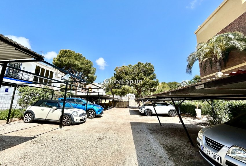 Revente - APPARTEMENT -
LA ZENIA - Costa Blanca