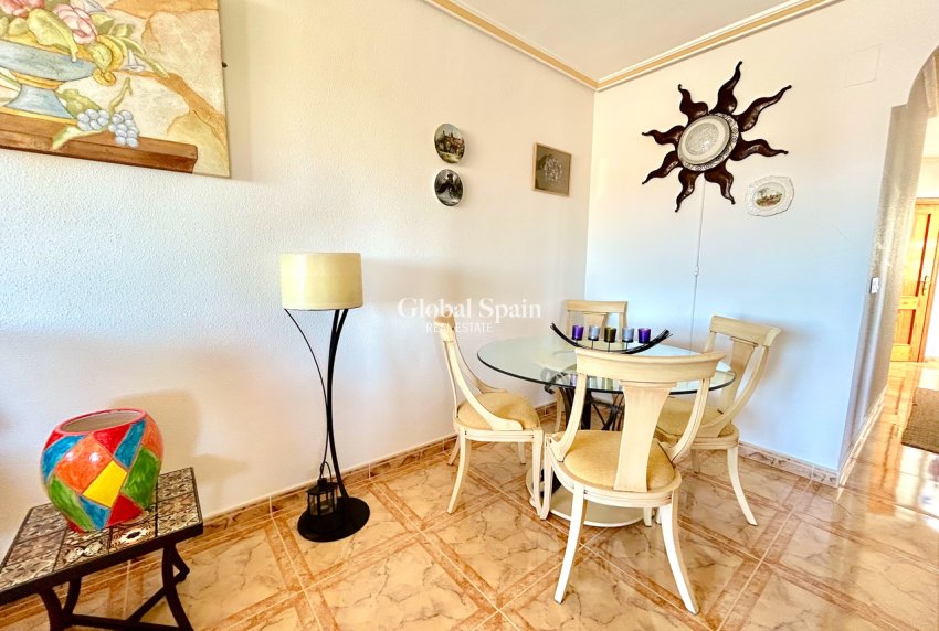 Revente - APPARTEMENT -
LA ZENIA - Costa Blanca