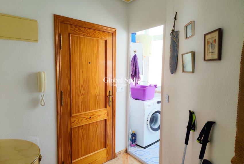 Revente - APPARTEMENT -
LA ZENIA - Costa Blanca