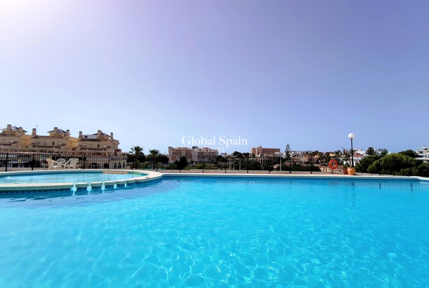 Revente - APPARTEMENT -
LA ZENIA - Costa Blanca