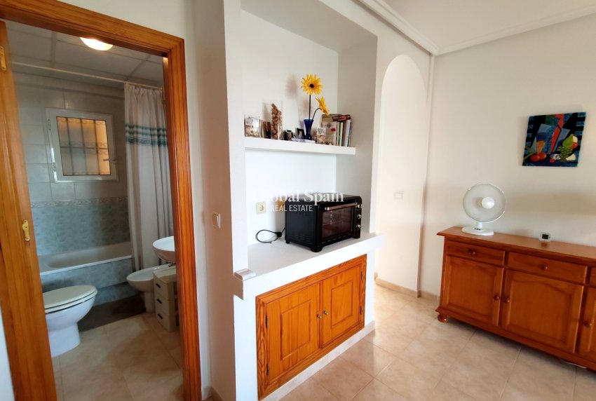 Revente - APPARTEMENT -
LA ZENIA - Costa Blanca