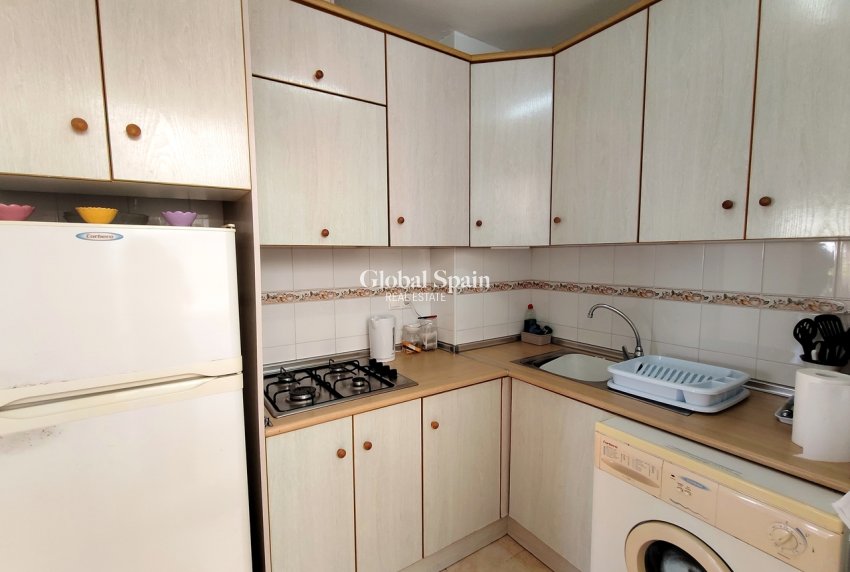 Revente - APPARTEMENT -
LA ZENIA - Costa Blanca