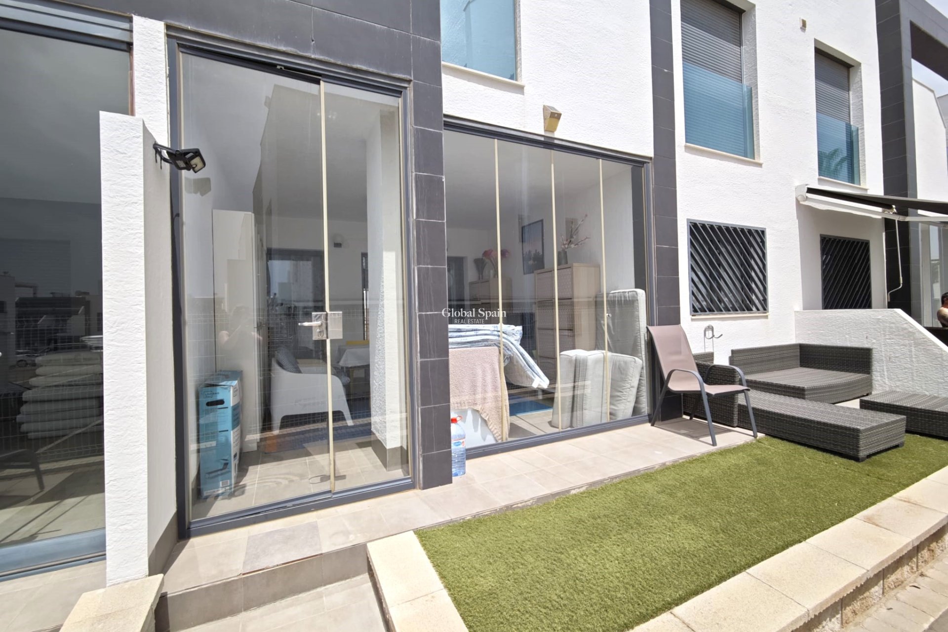 Revente - APPARTEMENT -
LA ZENIA - Costa Blanca
