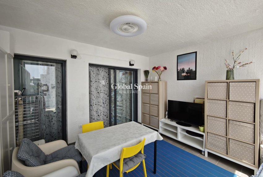 Revente - APPARTEMENT -
LA ZENIA - Costa Blanca