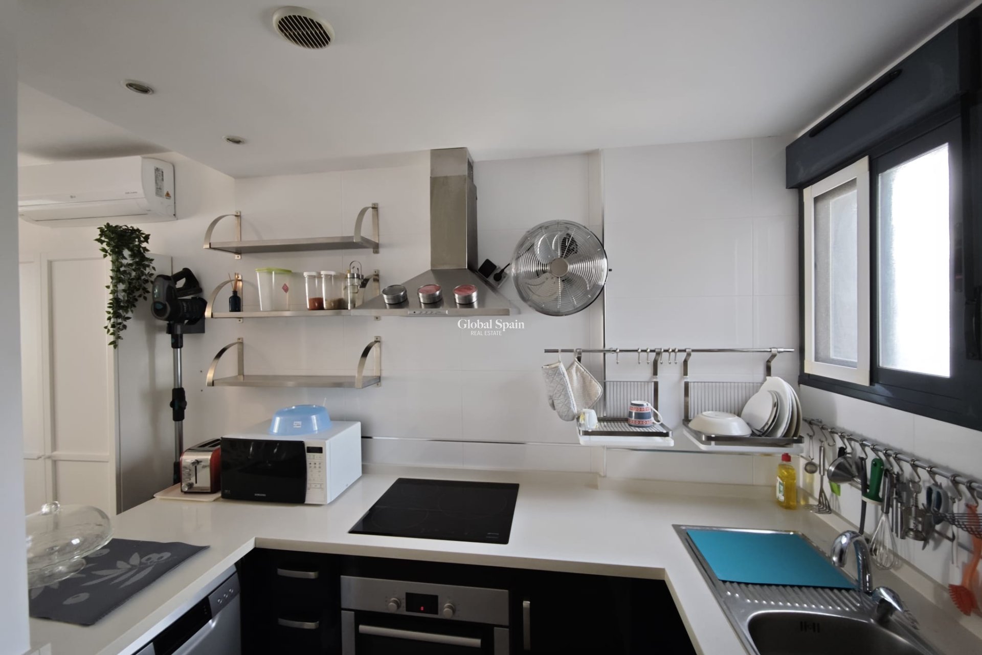 Revente - APPARTEMENT -
LA ZENIA - Costa Blanca
