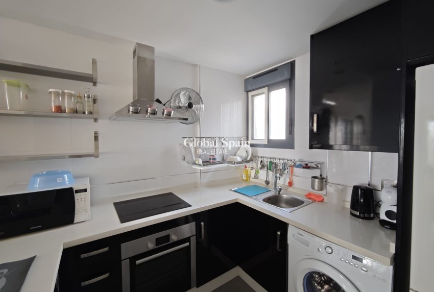 Revente - APPARTEMENT -
LA ZENIA - Costa Blanca