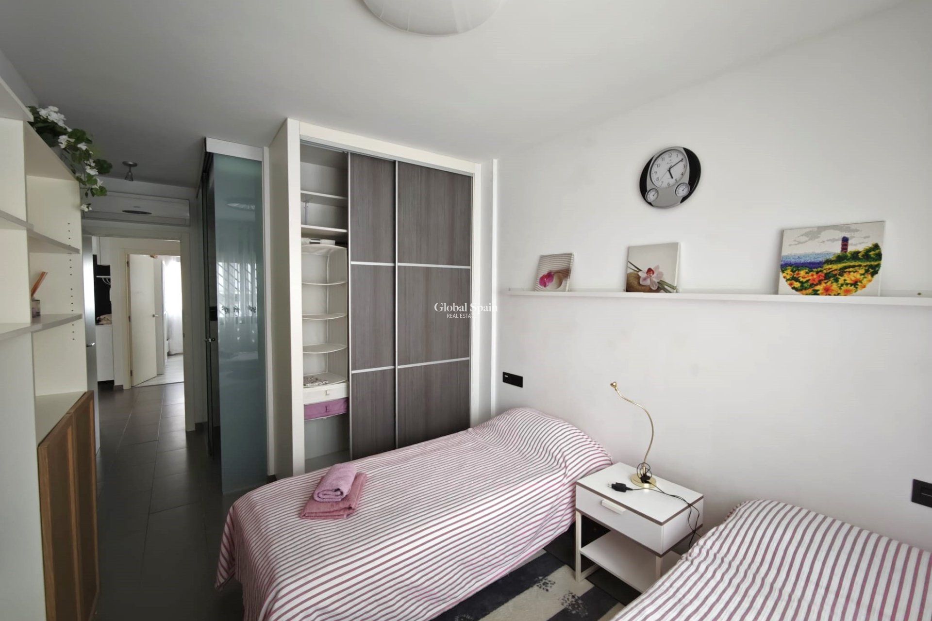 Revente - APPARTEMENT -
LA ZENIA - Costa Blanca