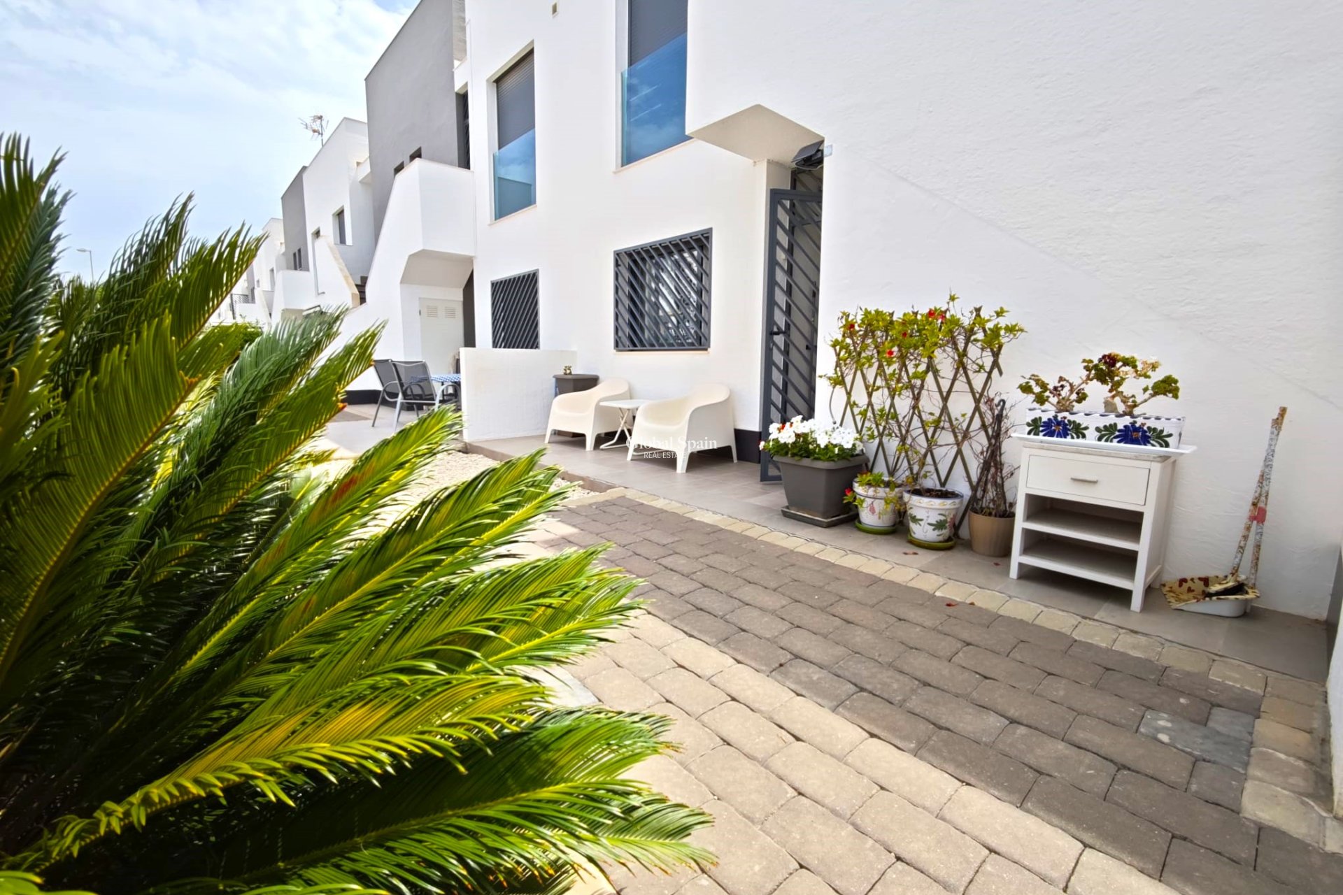 Revente - APPARTEMENT -
LA ZENIA - Costa Blanca