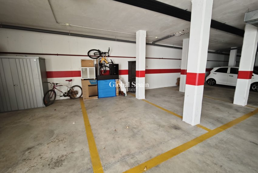 Revente - APPARTEMENT -
LA ZENIA - Costa Blanca