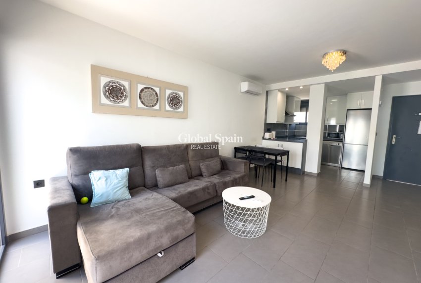 Revente - APPARTEMENT -
LA ZENIA - Costa Blanca