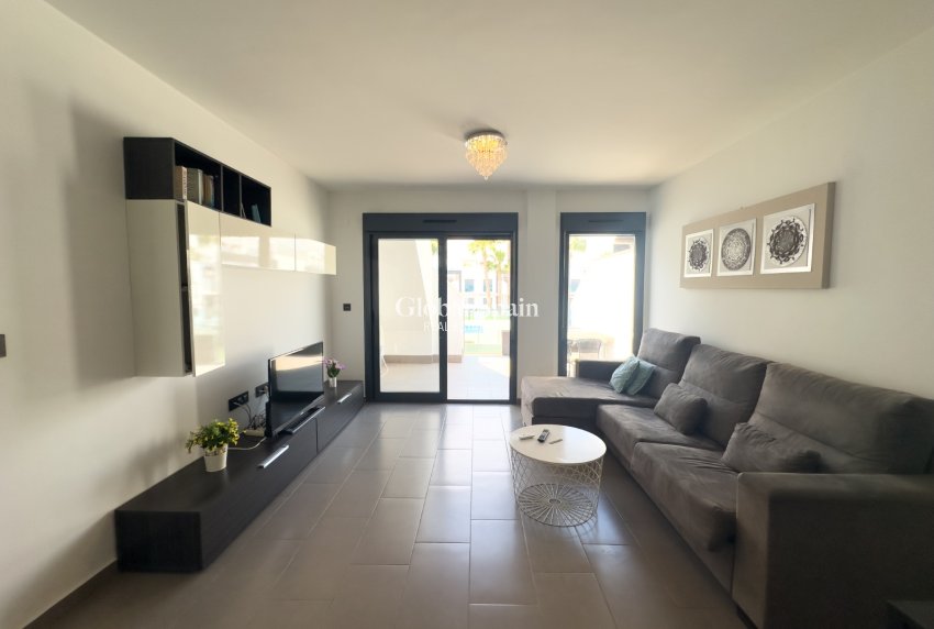 Revente - APPARTEMENT -
LA ZENIA - Costa Blanca