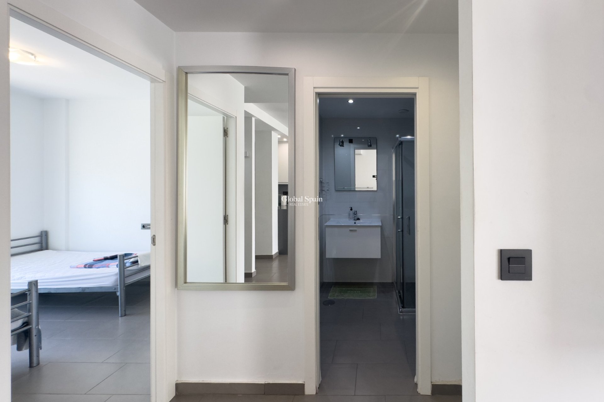 Revente - APPARTEMENT -
LA ZENIA - Costa Blanca