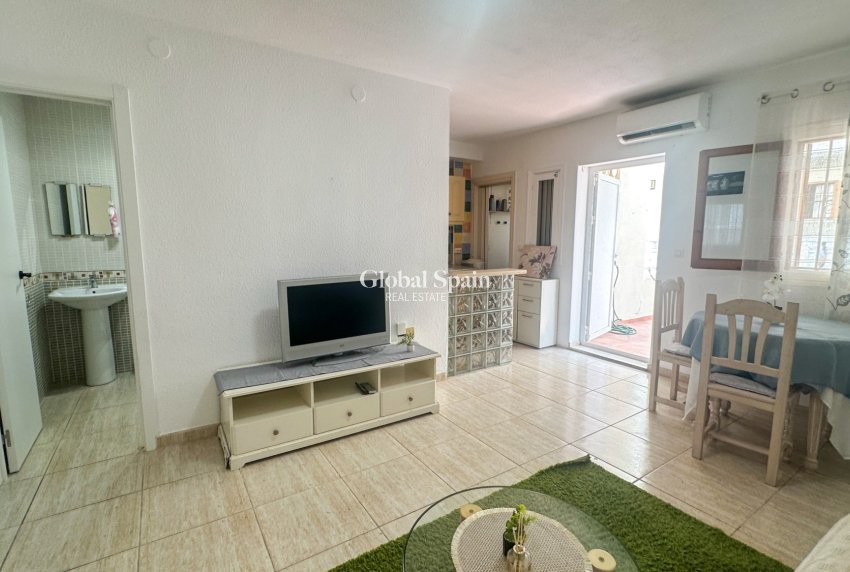 Revente - APPARTEMENT -
LA ZENIA - Costa Blanca