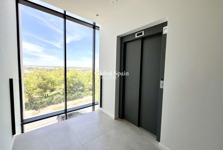 Revente - APPARTEMENT -
LAS COLINAS GOLF RESORT - Costa Blanca