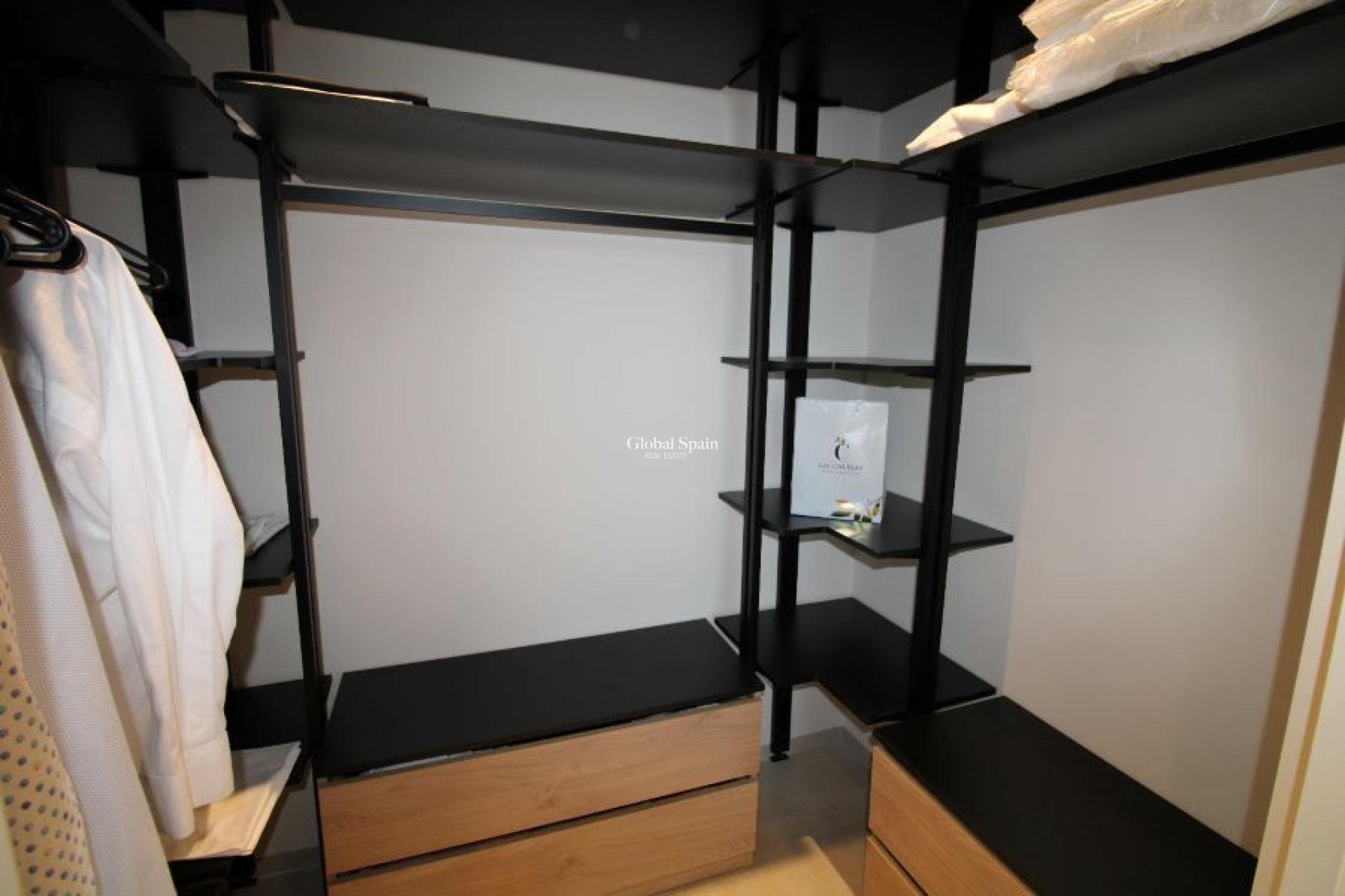 Revente - APPARTEMENT -
LAS COLINAS GOLF RESORT - Costa Blanca