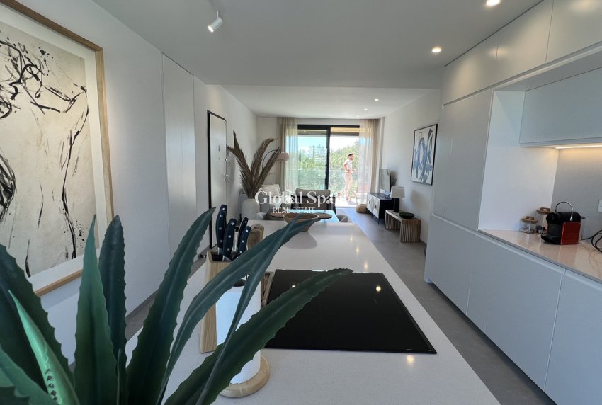 Revente - APPARTEMENT -
LAS COLINAS GOLF RESORT - Costa Blanca