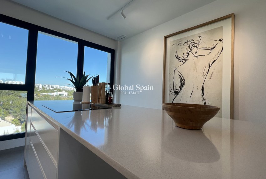 Revente - APPARTEMENT -
LAS COLINAS GOLF RESORT - Costa Blanca