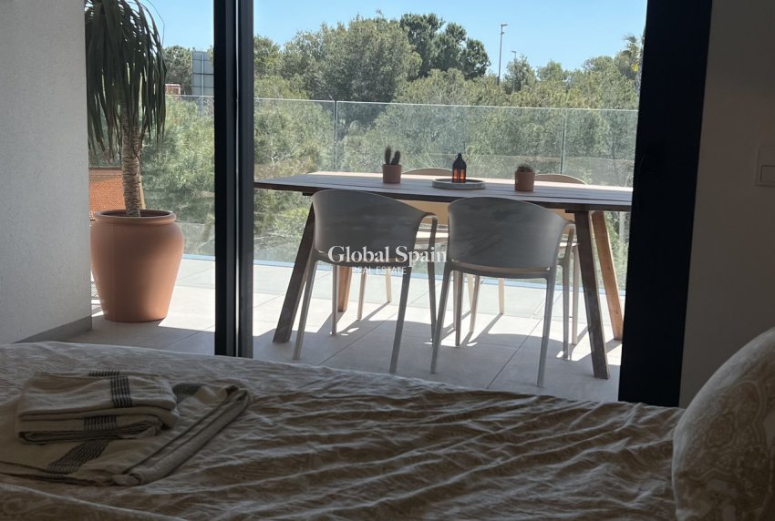 Revente - APPARTEMENT -
LAS COLINAS GOLF RESORT - Costa Blanca