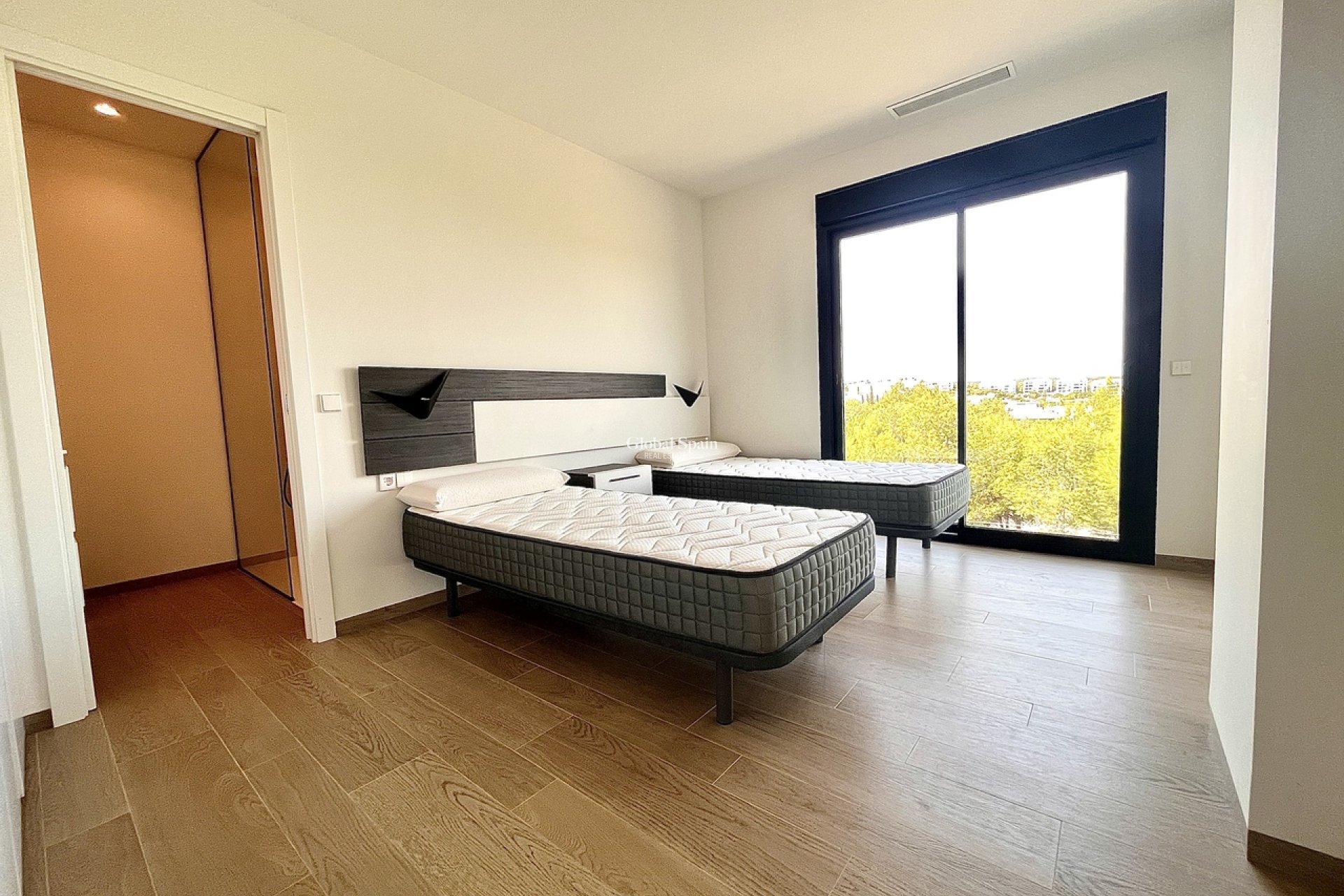 Revente - APPARTEMENT -
LAS COLINAS GOLF RESORT - Costa Blanca