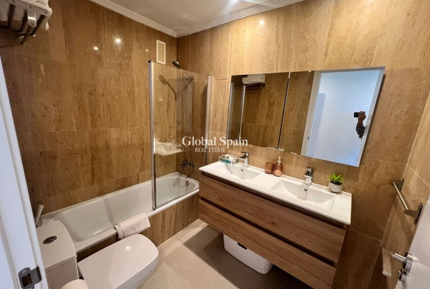 Revente - APPARTEMENT -
LOS ALCÁZARES - SERANA GOLF