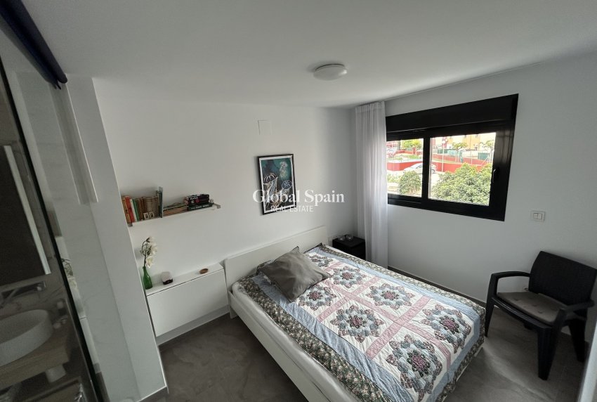 Revente - APPARTEMENT -
LOS BALCONES - LOS ALTOS - Costa Blanca