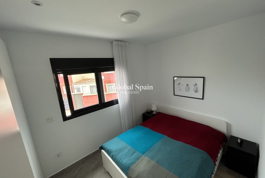 Revente - APPARTEMENT -
LOS BALCONES - LOS ALTOS - Costa Blanca