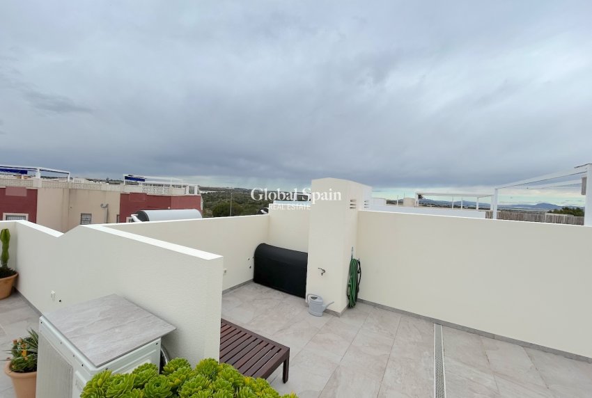 Revente - APPARTEMENT -
LOS BALCONES - LOS ALTOS - Costa Blanca