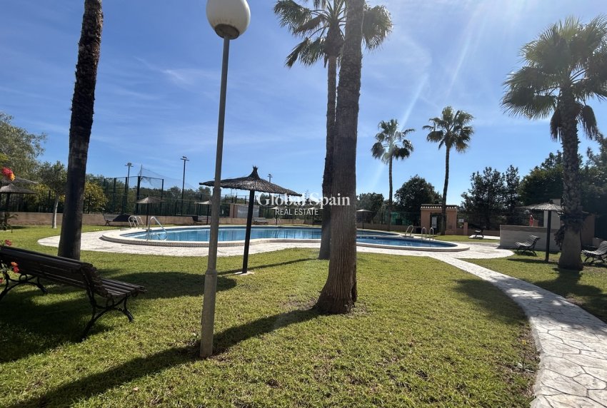 Revente - APPARTEMENT -
LOS BALCONES - LOS ALTOS - Costa Blanca