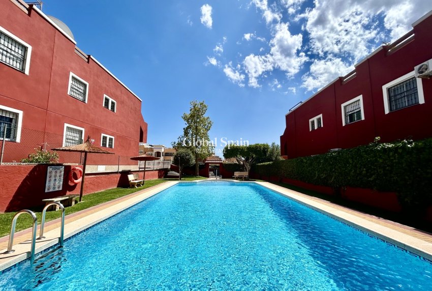 Revente - APPARTEMENT -
LOS BALCONES - LOS ALTOS - Costa Blanca