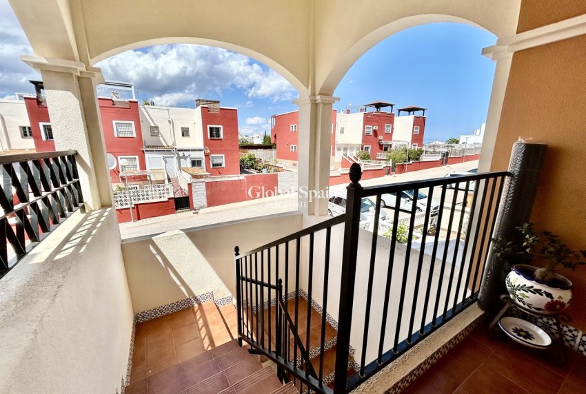 Revente - APPARTEMENT -
LOS BALCONES - LOS ALTOS - Costa Blanca