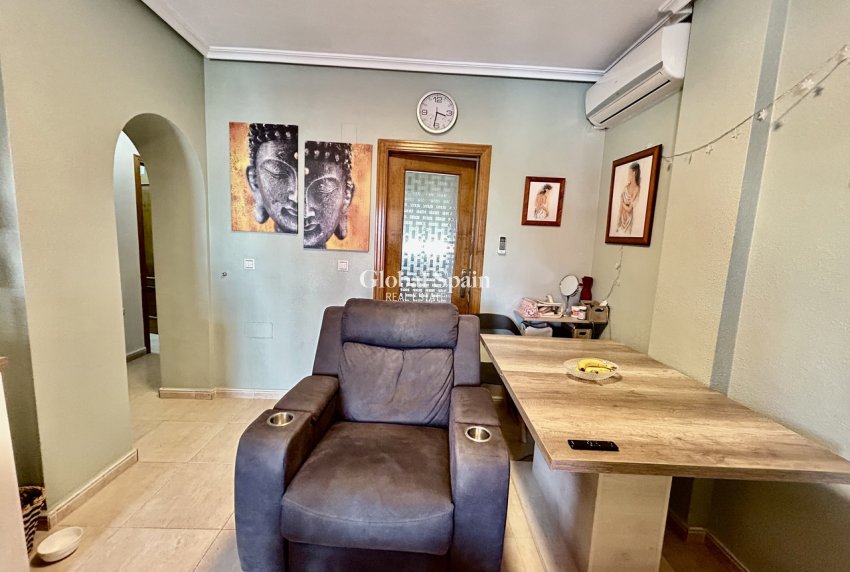 Revente - APPARTEMENT -
LOS BALCONES - LOS ALTOS - Costa Blanca